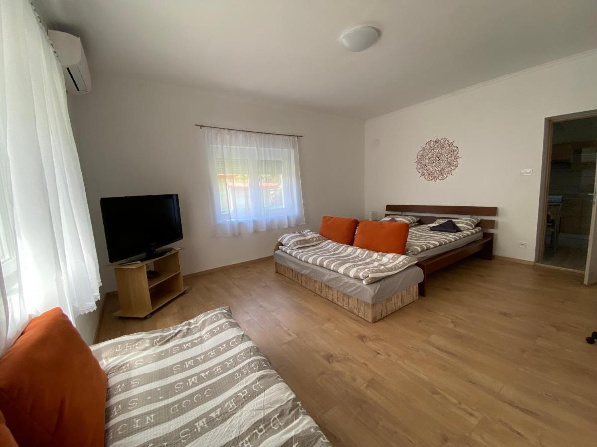 Andrea Apartman 블로톤퓌레드 외부 사진